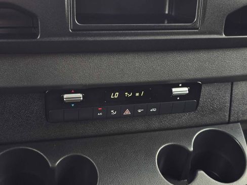 Used 2025 Mercedes-Benz Sprinter 2500 image 26