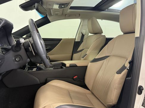 Used 2020 Lexus ES 350 Ultra Luxury w/ Accessory Package 2 image 5