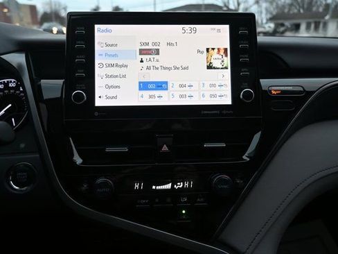 Used 2022 Toyota Camry SE w/ Cold Weather Package image 31