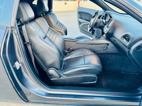 Used 2016 Dodge Challenger SRT w/ Technology Group image 30