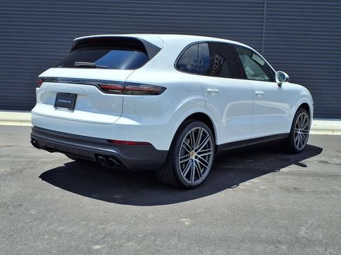 Certified 2023 Porsche Cayenne image 28