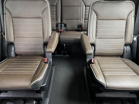 Used 2025 GMC Yukon Denali Ultimate AWD/4WD image 14