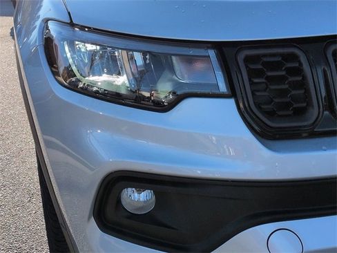 New 2026 Jeep Compass Latitude image 9