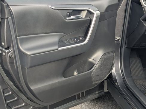 Used 2025 Toyota RAV4 XLE Premium image 10