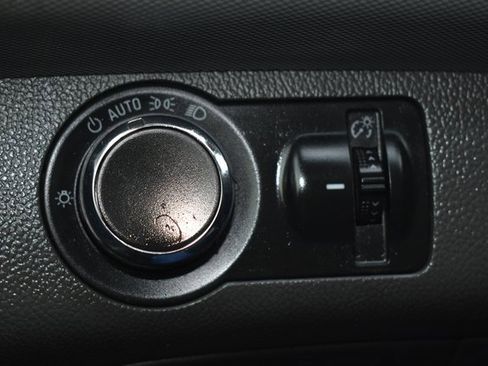 Used 2014 Chevrolet Sonic LT image 16