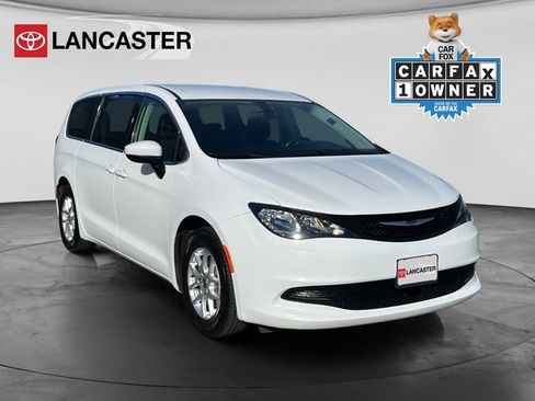 Used 2022 Chrysler Voyager LX FWD image 1