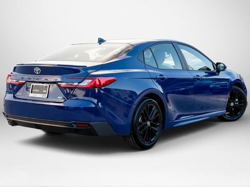 Used 2025 Toyota Camry SE FWD image 6