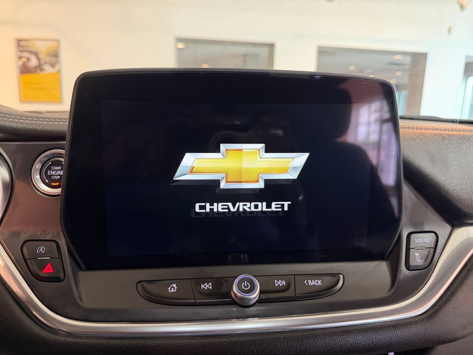 Used 2025 Chevrolet Blazer LT FWD image 19