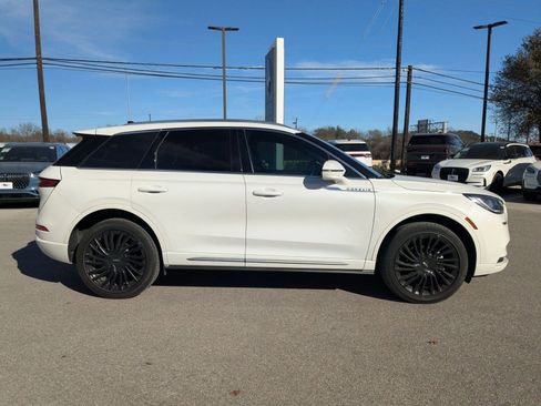 Used 2022 Lincoln Corsair Reserve image 2