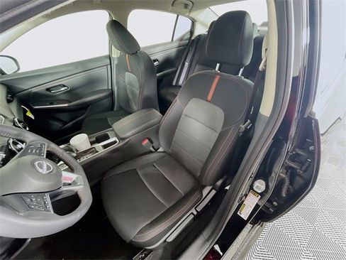 New 2025 Nissan Sentra SR image 18