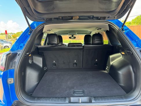Used 2019 Jeep Cherokee Trailhawk AWD/4WD image 28