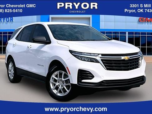 Used 2024 Chevrolet Equinox LS w/ LS Convenience Package FWD image 1