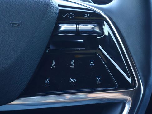 Used 2025 Cadillac Escalade Sport w/ Touring Package image 33