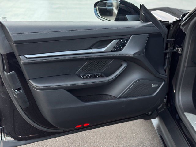 New 2025 Porsche Taycan 4S AWD/4WD image 16