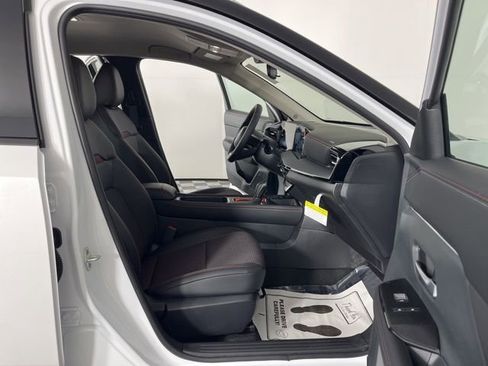 New 2026 Nissan Kicks SR image 40