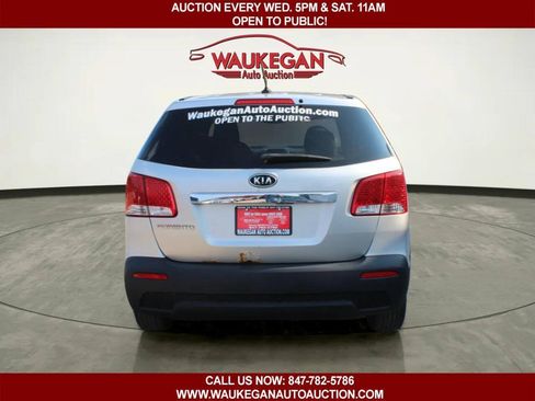 Used 2011 Kia Sorento 2WD image 4