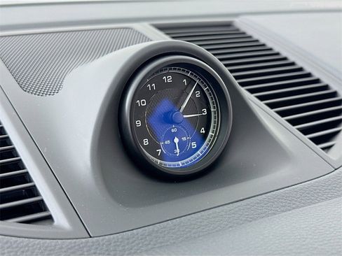 Used 2024 Porsche Macan image 17