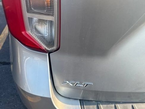 Used 2020 Ford Explorer XLT w/ Equipment Group 202A AWD/4WD image 4