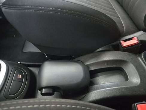 Used 2015 FIAT 500L Trekking image 25