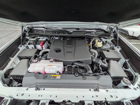 Used 2026 Toyota Tundra Limited AWD/4WD image 26