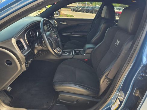 Used 2022 Dodge Charger Scat Pack w/ Dynamics Package RWD image 11