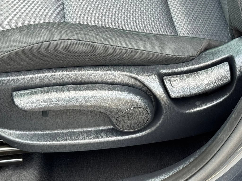Used 2025 Kia Soul LX FWD image 20