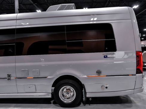 Used 2022 Mercedes-Benz Sprinter 3500 image 9