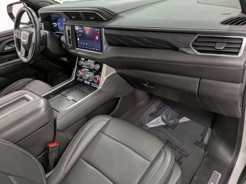 Used 2022 GMC Yukon XL Denali image 29