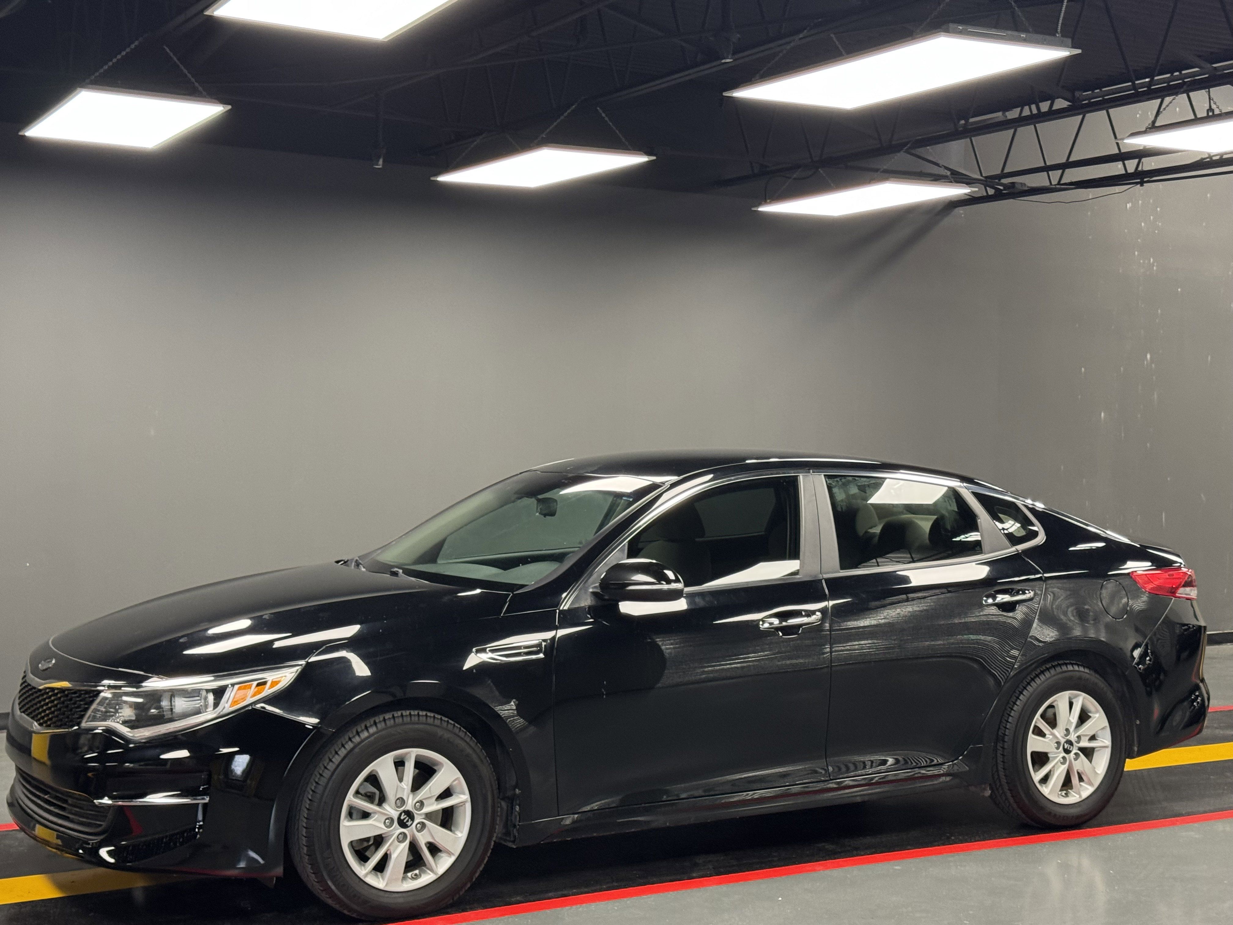 Used 2016 Kia Optima LX FWD image 1