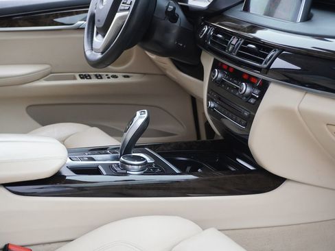 Used 2015 BMW X5 xDrive50i image 17
