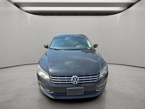 Used 2013 Volkswagen Passat TDI SEL Premium FWD image 12