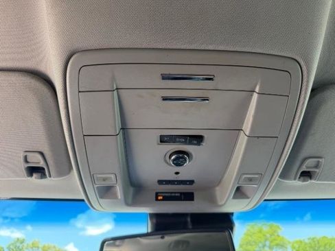 Used 2019 Chevrolet Suburban LT AWD/4WD image 25