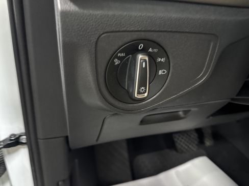 Used 2020 Volkswagen Atlas Cross Sport SE AWD/4WD image 14