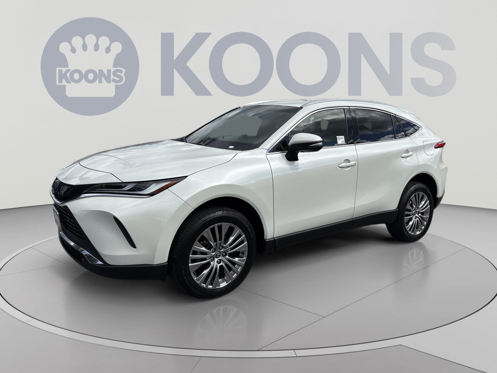 Used 2022 Toyota Venza XLE AWD/4WD image 1