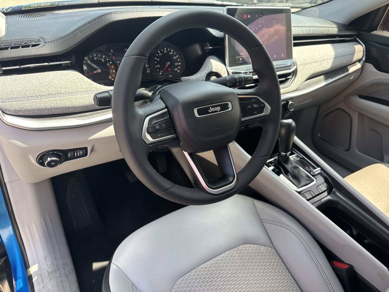 Used 2022 Jeep Compass Latitude AWD/4WD image 17