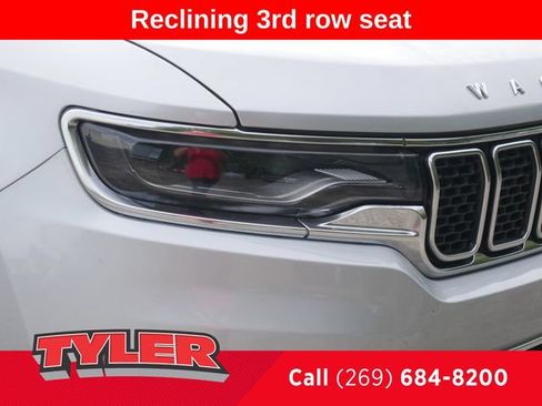 Used 2024 Jeep Wagoneer L Series II w/ Flexible Seating Group AWD/4WD image 10