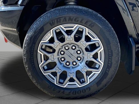 Used 2024 GMC Hummer EV 3X w/ LPO, Illumination Package AWD/4WD image 10