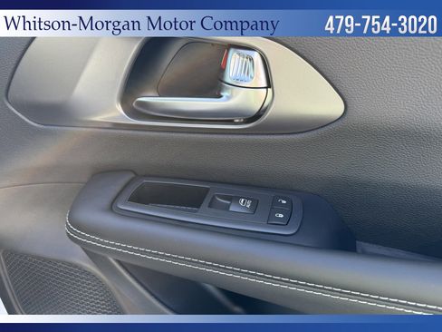 New 2026 Chrysler Pacifica Select image 7