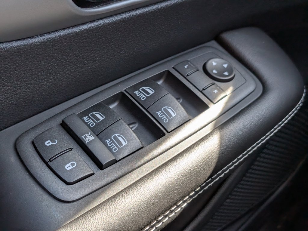 New 2027 Chrysler Pacifica Select AWD/4WD image 27