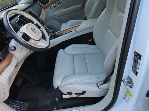 Used 2016 Volvo XC90 T6 Inscription w/ Vision Package AWD/4WD image 5