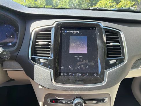 Certified 2023 Volvo XC90 B6 Plus w/ Protection Package AWD/4WD image 33