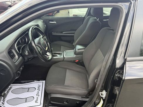 Used 2017 Dodge Charger SXT AWD/4WD image 8