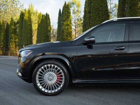 Used 2021 Mercedes-Benz Maybach GLS 600 4MATIC image 6