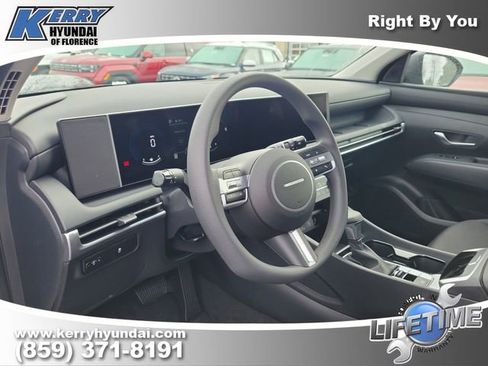 New 2026 Hyundai Tucson SE image 17