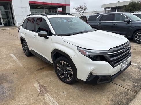 Used 2025 Subaru Forester Limited image 2