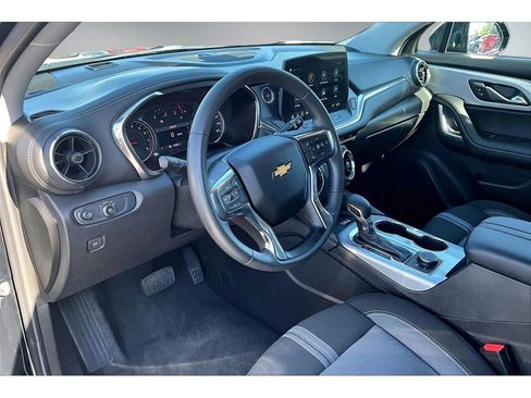 Used 2025 Chevrolet Blazer LT w/ Convenience Package AWD/4WD image 16