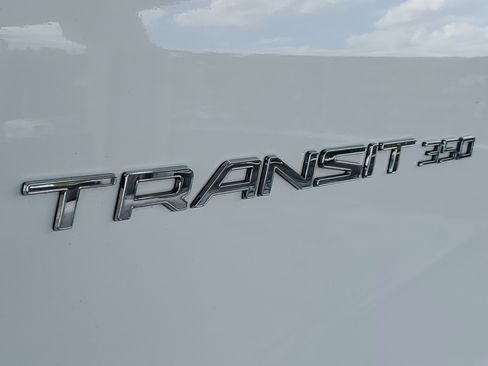 Used 2023 Ford Transit 350 XLT RWD image 5
