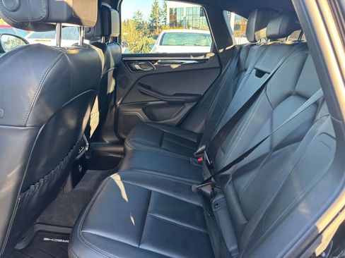 Used 2024 Porsche Macan image 14