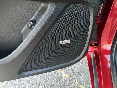 Used 2023 Chevrolet Traverse Premier image 11