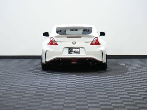 Used 2020 Nissan 370Z NISMO image 7